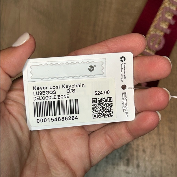 NWT Lululemon Never Lost Keychain Deluxe & Gold Keychain - Picture 4 of 4